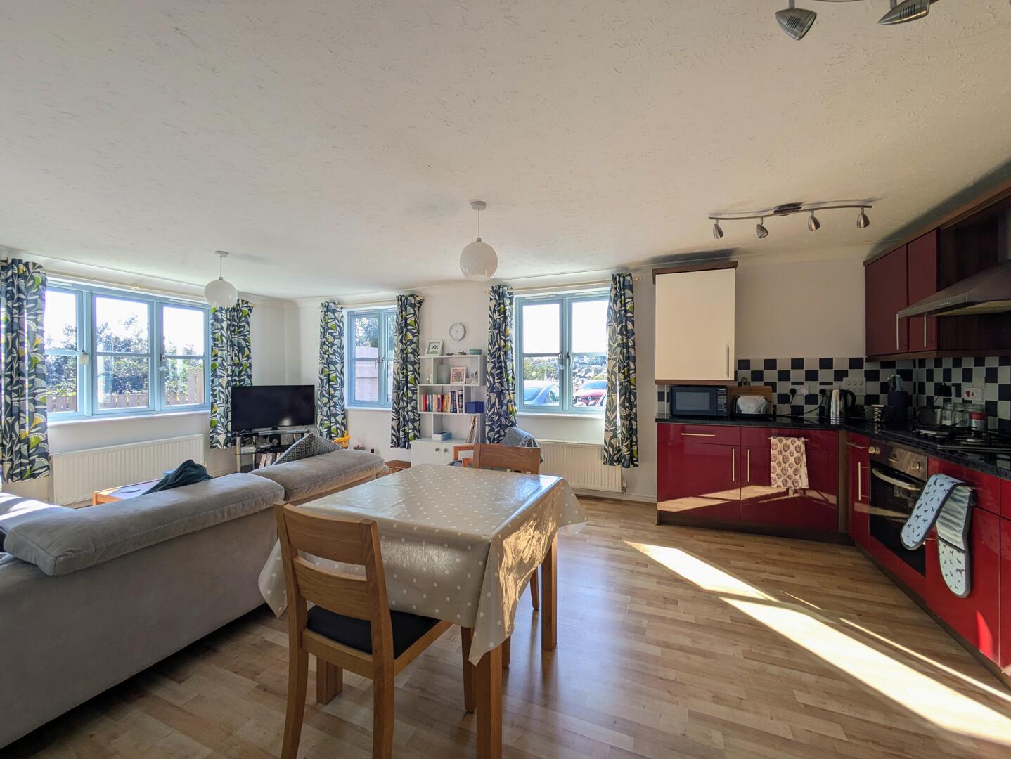 2 bed property in Brunel Court, Truro